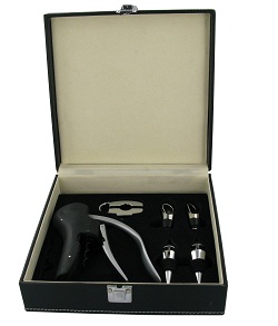 WS22 - 6 Piece wine set with corkscrew, foil cutter, pourers and wine stoppers